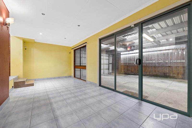 Photo - 54 Concord Circuit, Albanvale VIC 3021 - Image 8