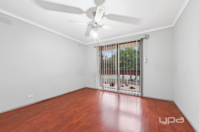 Photo - 54 Concord Circuit, Albanvale VIC 3021 - Image 10