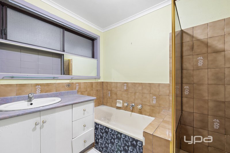 Photo - 54 Concord Circuit, Albanvale VIC 3021 - Image 12