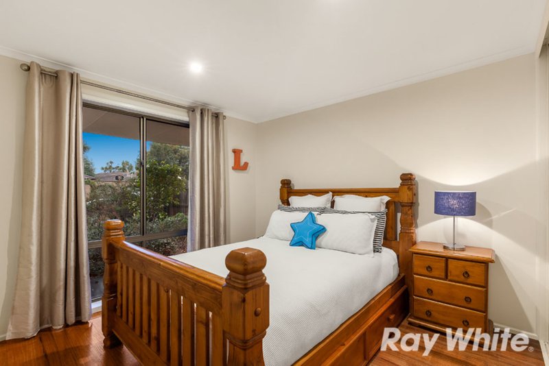 Photo - 54 Coventry Crescent, Mill Park VIC 3082 - Image 5