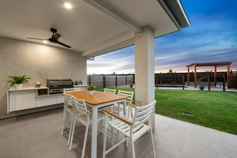 Photo - 54 Cowrie Crescent, Burpengary East QLD 4505 - Image 14