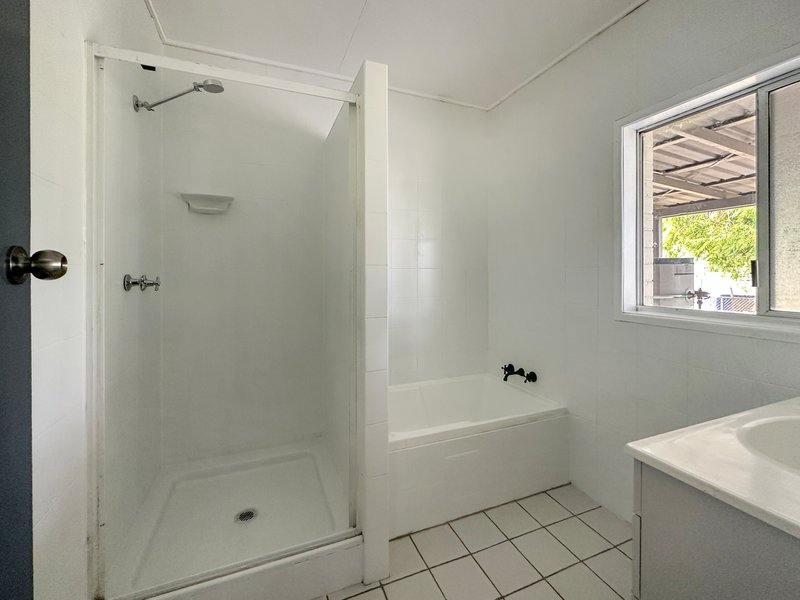 Photo - 54 Crescent Street, Armstrong Beach QLD 4737 - Image 12