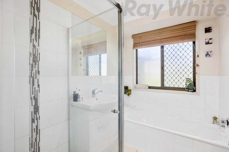 Photo - 54 Cumberland Drive, Alexandra Hills QLD 4161 - Image 4