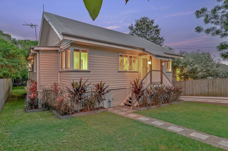 Photo - 54 Dawson Parade, Keperra QLD 4054 - Image 6