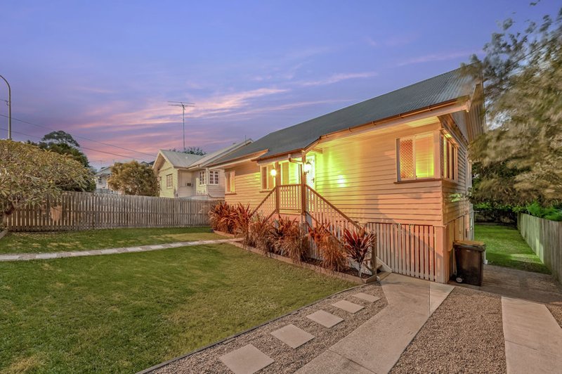 Photo - 54 Dawson Parade, Keperra QLD 4054 - Image 7