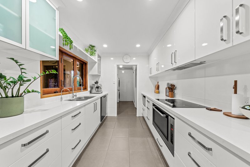 Photo - 54 Devon Street, Rochedale South QLD 4123 - Image 7