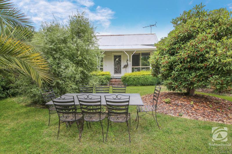 Photo - 54 Finch Street, Beechworth VIC 3747 - Image 12