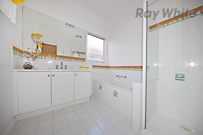 Photo - 54 Foxwood Drive, Point Cook VIC 3030 - Image 7