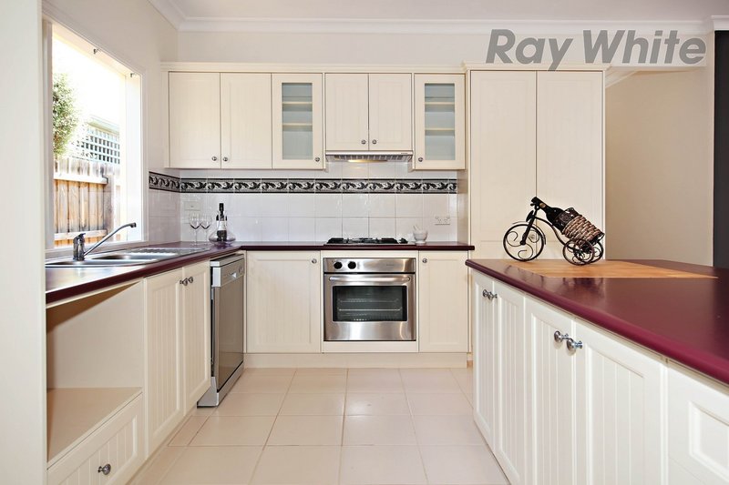 Photo - 54 Foxwood Drive, Point Cook VIC 3030 - Image 11