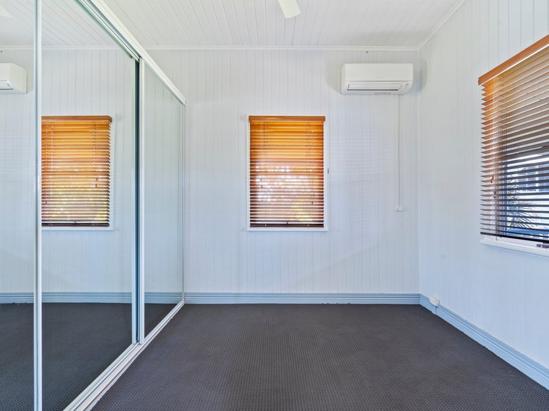 Photo - 54 Glenora Street, Wynnum QLD 4178 - Image 14