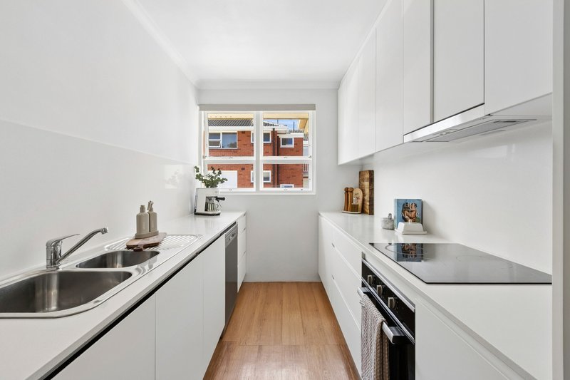 Photo - 5/4 Grafton Crescent, Dee Why NSW 2099 - Image 4