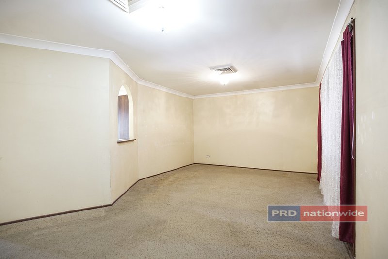 Photo - 54 Grazier Crescent, Werrington Downs NSW 2747 - Image 2