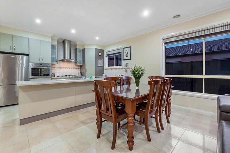 Photo - 54 Grevillea Street, Craigieburn VIC 3064 - Image 4