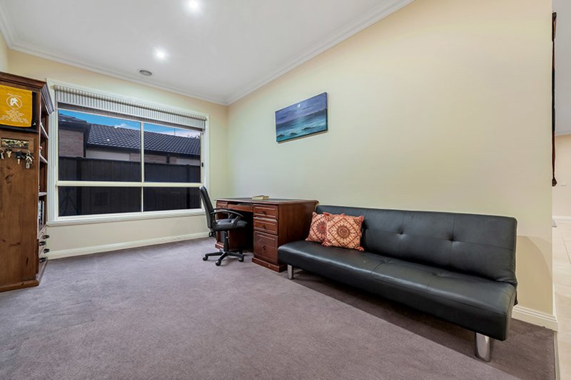 Photo - 54 Grevillea Street, Craigieburn VIC 3064 - Image 8