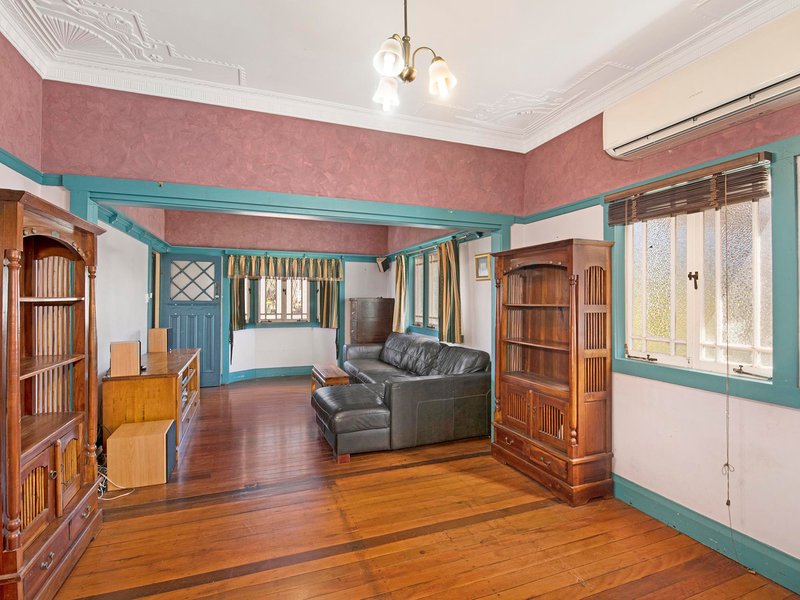 Photo - 54 Harold Street, Holland Park QLD 4121 - Image 4