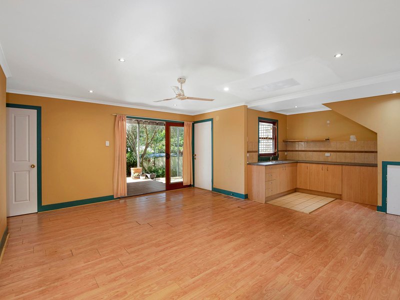 Photo - 54 Harold Street, Holland Park QLD 4121 - Image 10