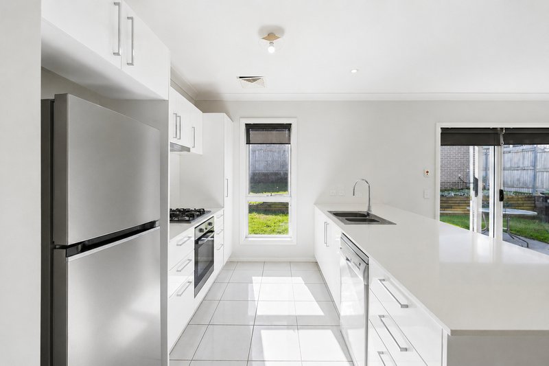 Photo - 54 Hemsworth Avenue, Middleton Grange NSW 2171 - Image 4