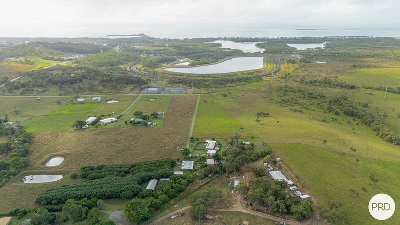Photo - 54 Horsburgh Road, Hay Point QLD 4740 - Image 20