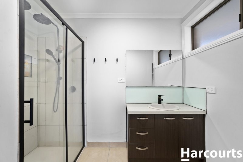 Photo - 54 Hotham Crescent, Hoppers Crossing VIC 3029 - Image 3