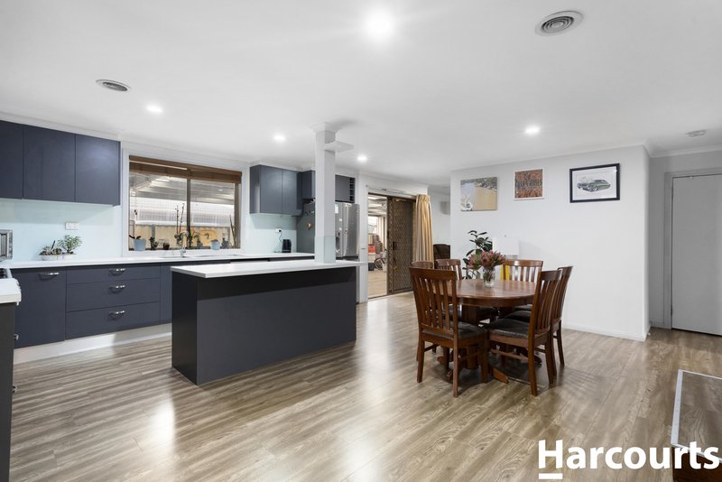 Photo - 54 Hotham Crescent, Hoppers Crossing VIC 3029 - Image 6