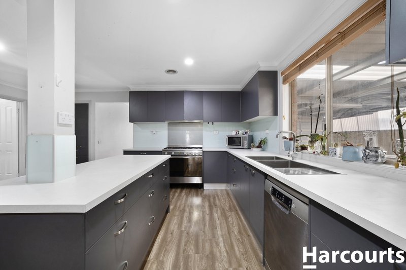 Photo - 54 Hotham Crescent, Hoppers Crossing VIC 3029 - Image 7