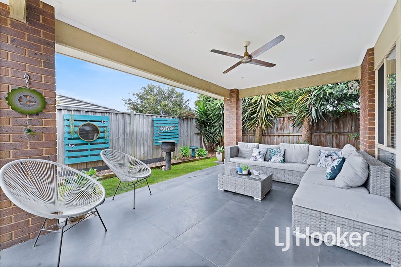 Photo - 54 Irving Road, Pakenham VIC 3810 - Image 4