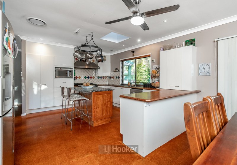 Photo - 54 Jacaranda Avenue, Boronia Heights QLD 4124 - Image 9