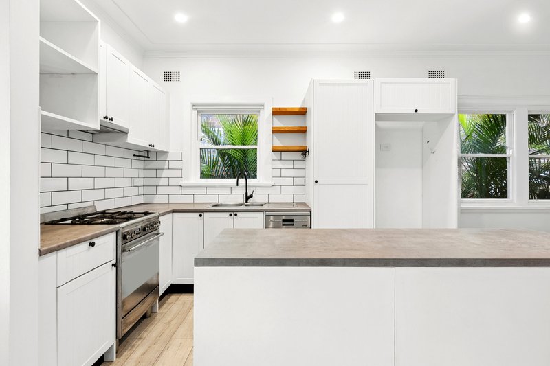 Photo - 54 Johnson Street, Freshwater NSW 2096 - Image 2