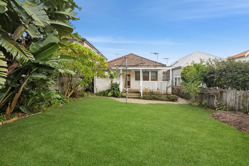Photo - 54 Johnson Street, Freshwater NSW 2096 - Image 3