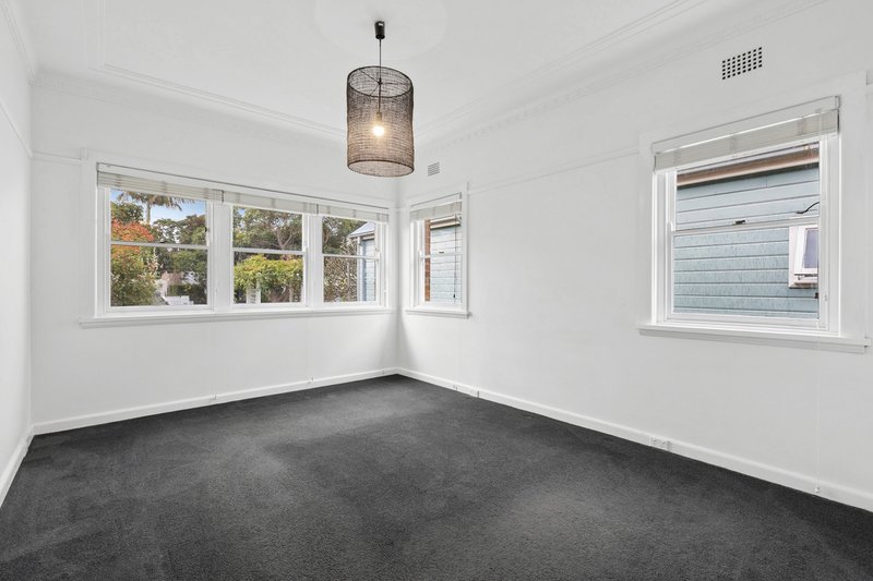 Photo - 54 Johnson Street, Freshwater NSW 2096 - Image 4
