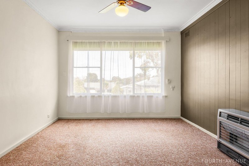 Photo - 54 Judith Crescent, Morphett Vale SA 5162 - Image 3