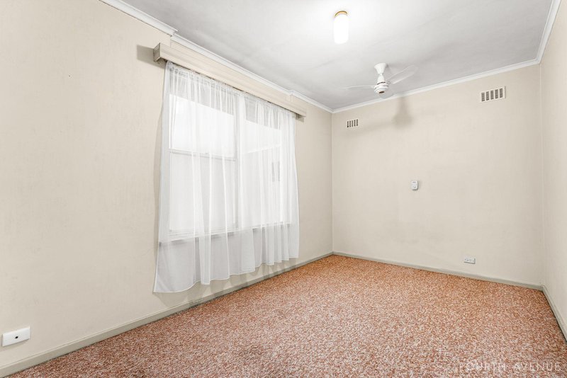 Photo - 54 Judith Crescent, Morphett Vale SA 5162 - Image 9