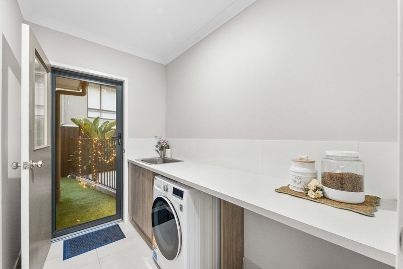 Photo - 54 Kansas Street, Bridgeman Downs QLD 4035 - Image 15