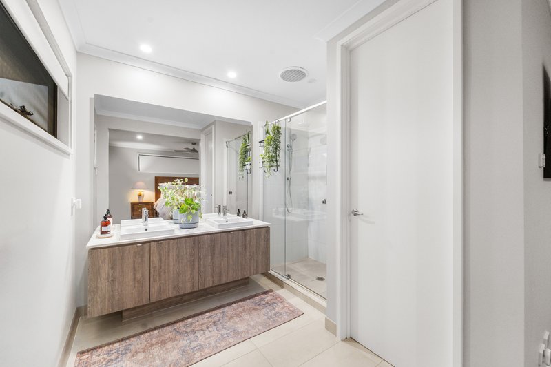 Photo - 54 Kansas Street, Bridgeman Downs QLD 4035 - Image 22