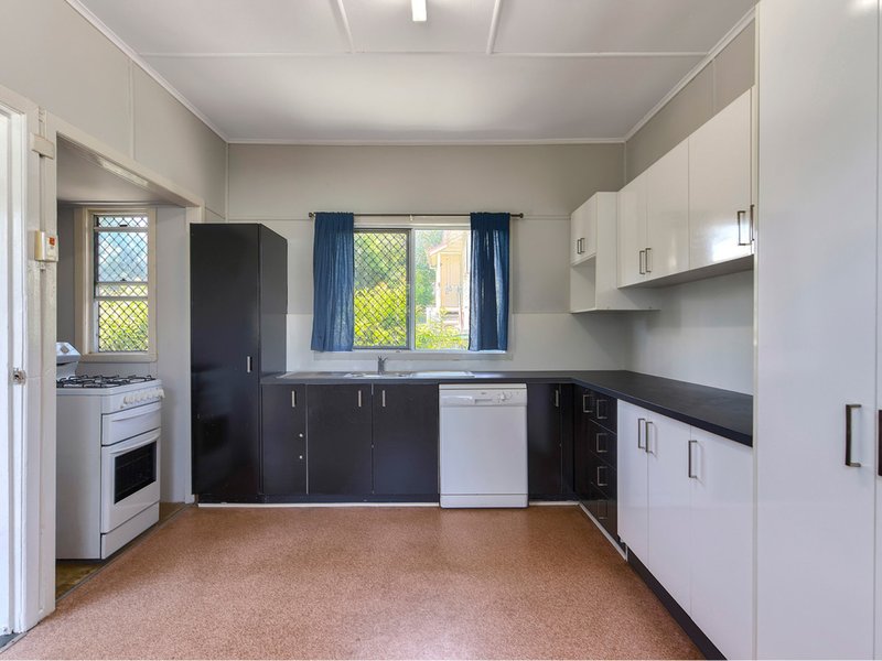 Photo - 54 Kidgell Street, Stafford QLD 4053 - Image 2