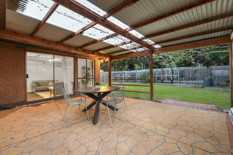 Photo - 54 Kingsclere Avenue, Keysborough VIC 3173 - Image 10