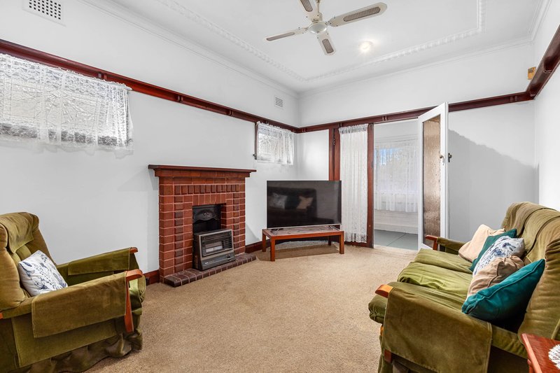 Photo - 54 Knoll Avenue, Turrella NSW 2205 - Image 2