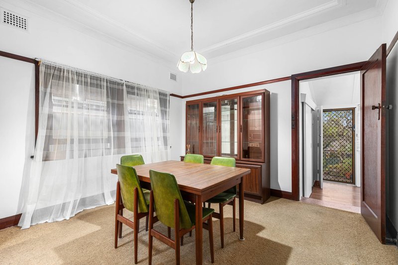 Photo - 54 Knoll Avenue, Turrella NSW 2205 - Image 3