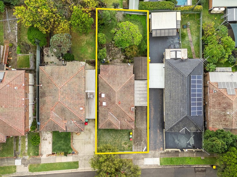 Photo - 54 Knoll Avenue, Turrella NSW 2205 - Image 11