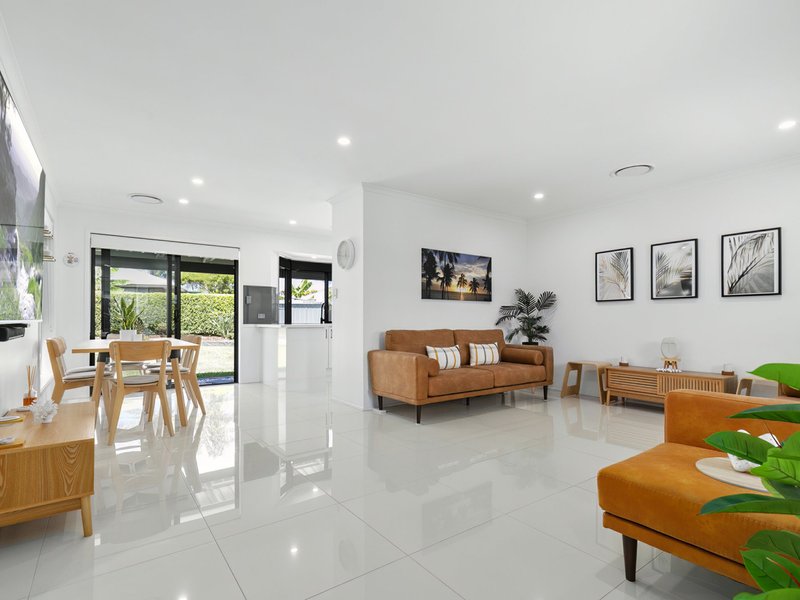 Photo - 54 Lachlan Crescent, Sandstone Point QLD 4511 - Image 3