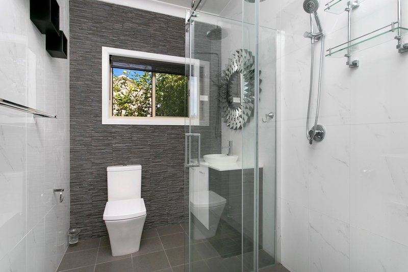 Photo - 54 Lake Entrance Road, Oak Flats NSW 2529 - Image 5