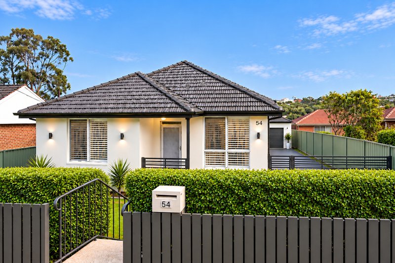 Photo - 54 Lasseter Avenue, Chifley NSW 2036 - Image 1