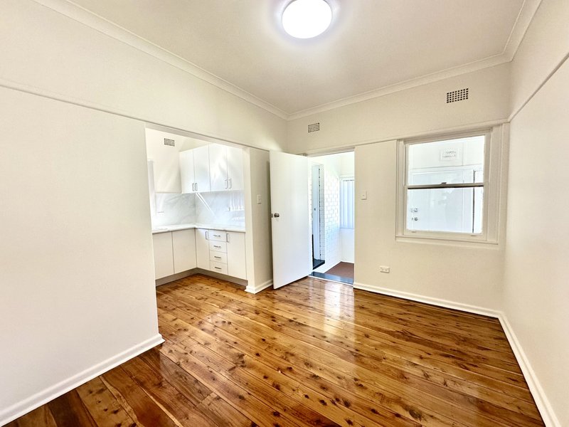 Photo - 54 Legge Street, Roselands NSW 2196 - Image 5