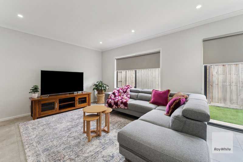 Photo - 54 Light Horse Circuit, Sunbury VIC 3429 - Image 2