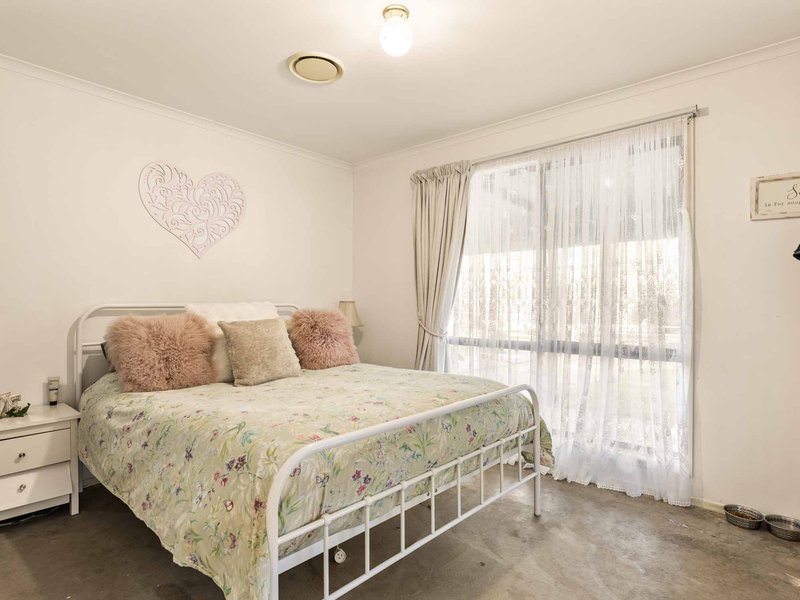 Photo - 54 Lorrimer Street, Oakey QLD 4401 - Image 15