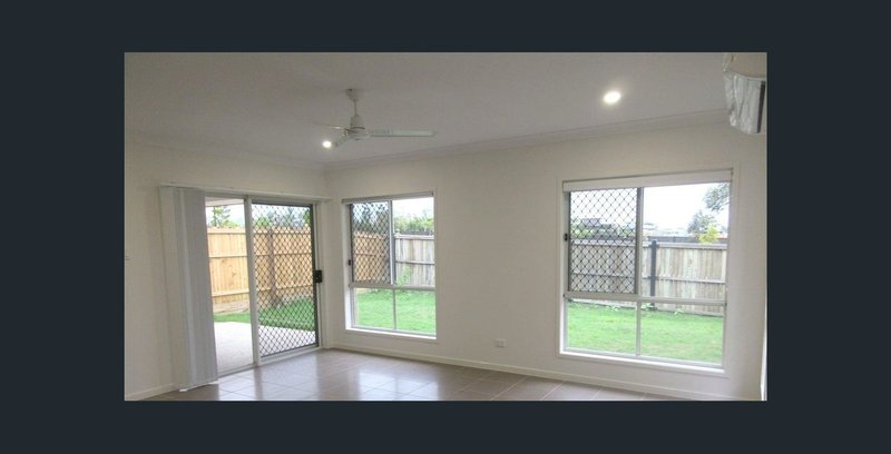 Photo - 54 Lowthers Street, Yarrabilba QLD 4207 - Image 5