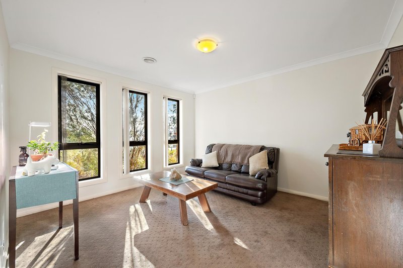 Photo - 54 Macfarlane Burnet Avenue, Macgregor ACT 2615 - Image 3