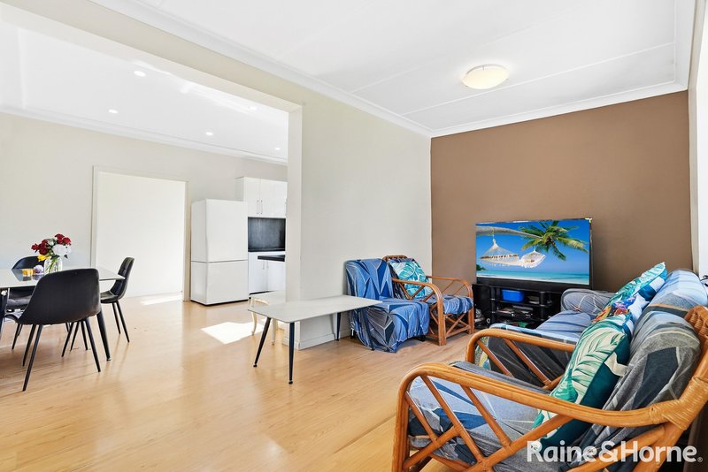 Photo - 54 Mamre Road, St Marys NSW 2760 - Image 4