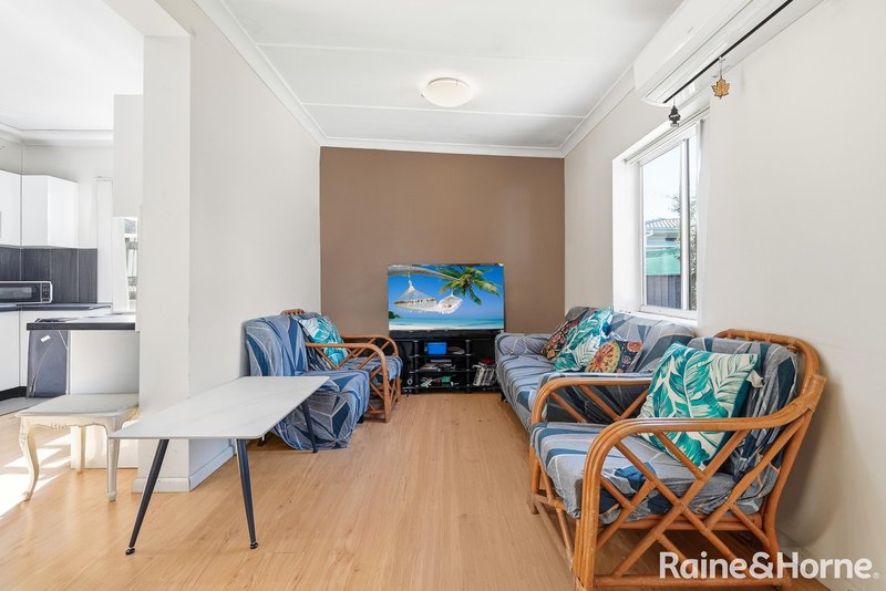 Photo - 54 Mamre Road, St Marys NSW 2760 - Image 5