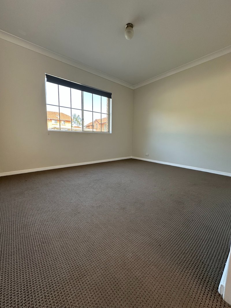 Photo - 5/4 Margaret Street, Picton NSW 2571 - Image 5